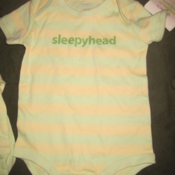 Carter's 4 piece Frog Sleeper Set - Picture 4 of 6